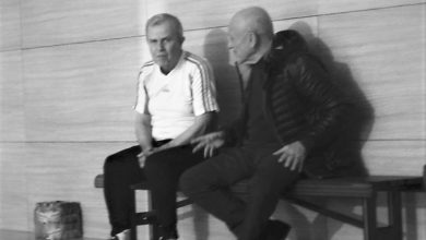 Hamid Melzi (à droite), le général Toufik (à gauche). Ph. Elwatan